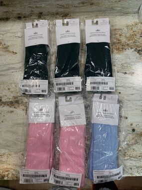 ALO- Unisex Scrunch Socks